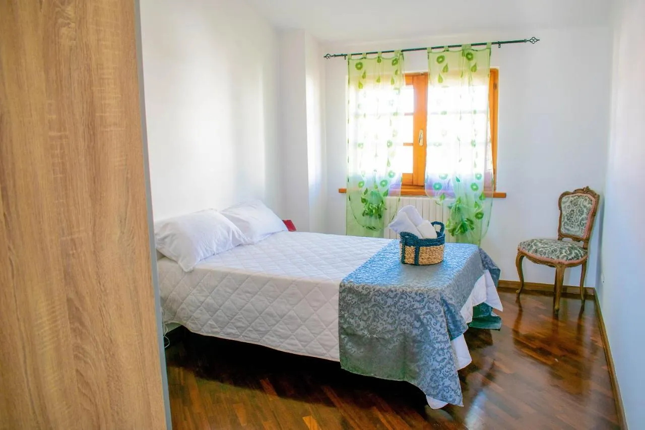 Asherat B&B Carbonia 0*,